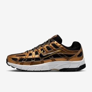 Nike Metallic Gold and Black Running Shoes
